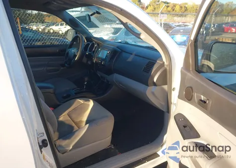 2015 Toyota Tacoma z USA, uszkodzony, nr VIN 5TFUX4EN2FX036832